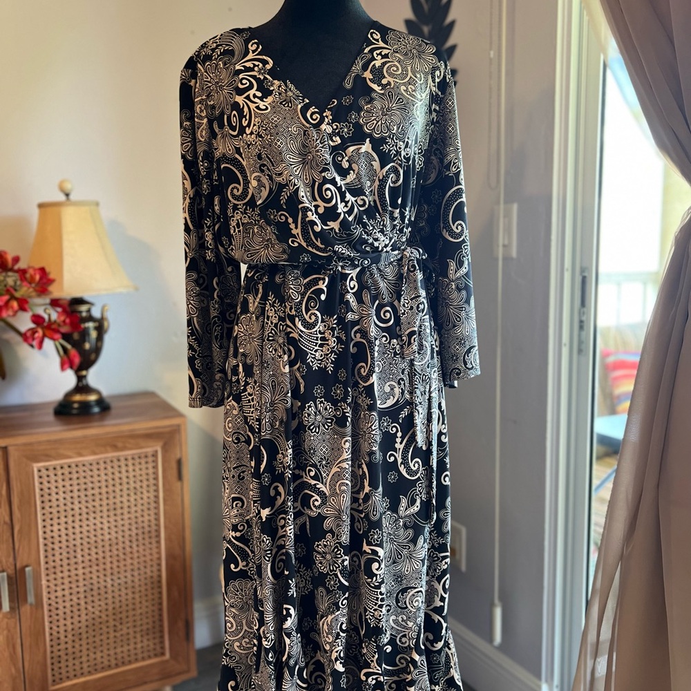 Glamour Black and White Paisley Dress